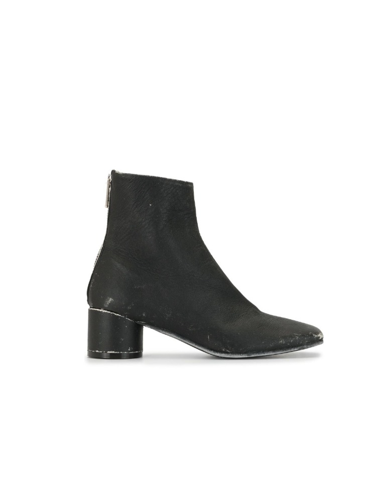 BLACK DISTRESSED LEATHER ANKLE BOOTS  MM6 블랙 디스트레스드 레더 앵클 부츠 - 아데쿠베