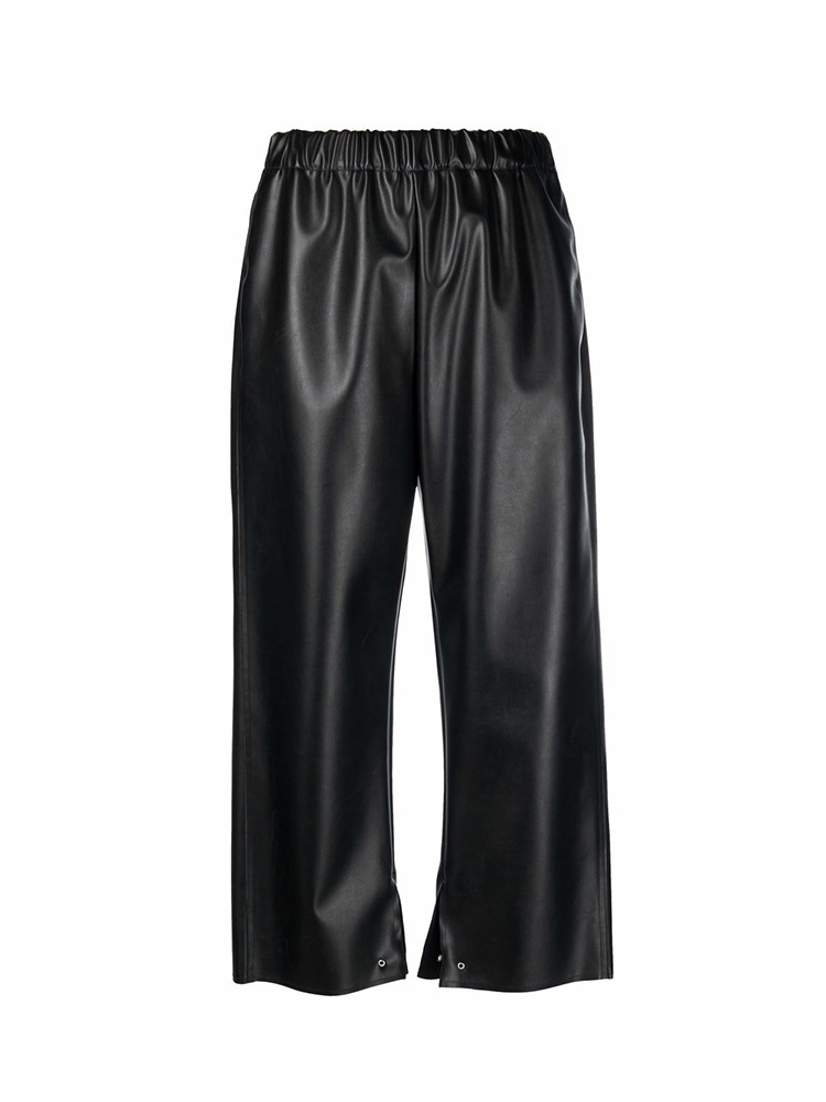 BLACK FAUX LEATHER TROUSERS  MM6 블랙 페이크 레더 트라우저 - 아데쿠베