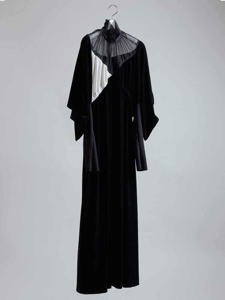 BLACK PROKOFIEV DRESS  요헤이 오노 블랙 프로코피예프 드레스 - 아데쿠베
