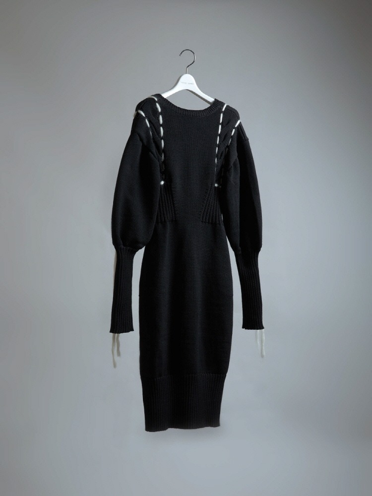BLACK ASUNARO DRESS  요헤이 오노 블랙 아스나로 드레스 - 아데쿠베