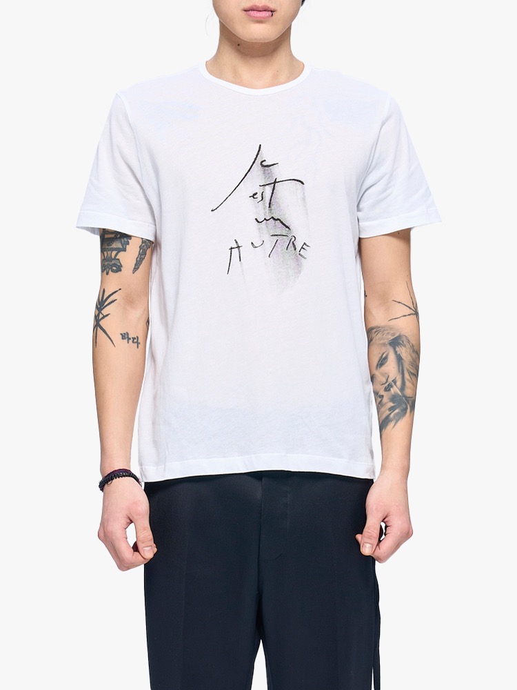 WHITE STIJN STANDARD T-SHIRT  앤 드뮐미스터 화이트 스테잉 스탠다드 티셔츠 - 아데쿠베