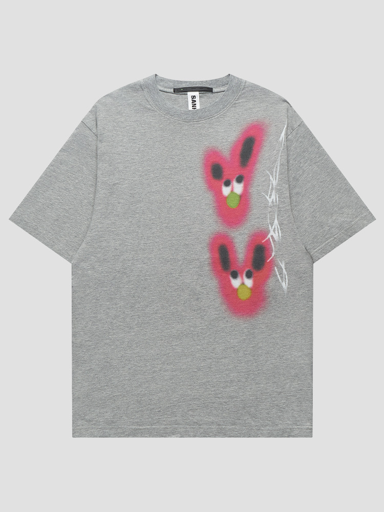 GRAY GRAPHIC T-SHIRT  산쿠안즈 그레이 그래픽 티셔츠 - 아데쿠베