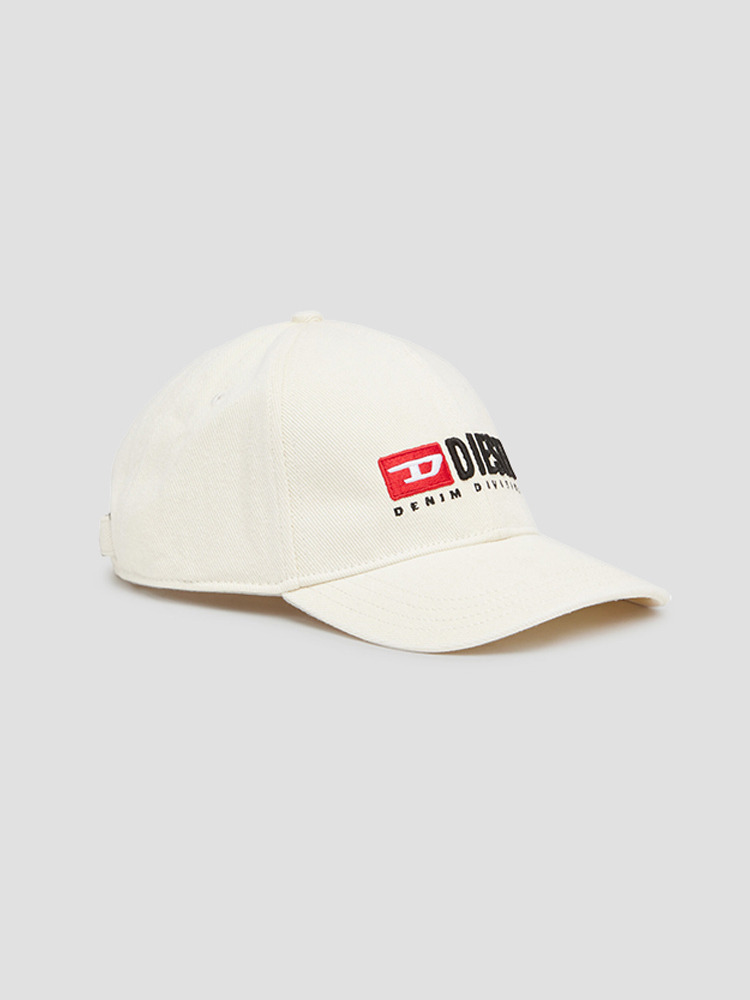 WHITE CORRY EMBROIDERY BASEBALL CAP  디젤(DIESEL) 화이트 자수 베이스볼 캡 - 아데쿠베