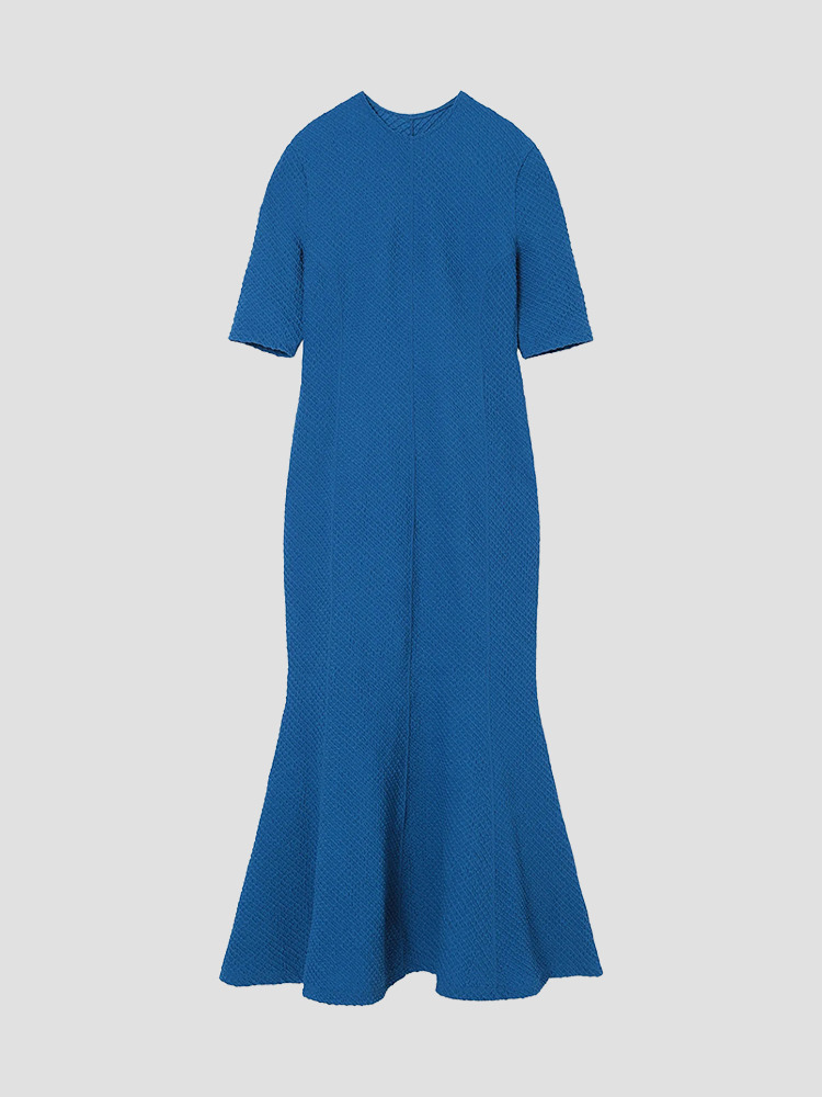 BLUE SHIRRING JACQUARD MERMAID DRESS  마메 쿠로구치 블루 시어링 자카드 머메이드 드레스 - 아데쿠베