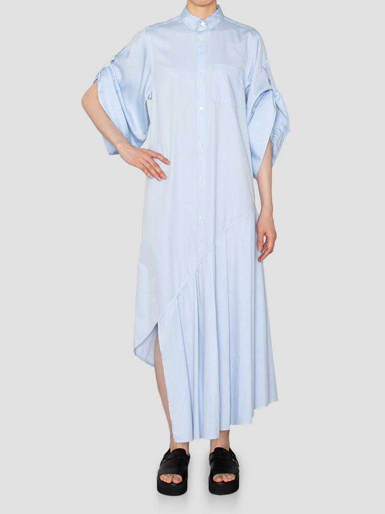 BLUE BUTTON-DOWN SHIRT DRESS  하이크(HYKE) 블루 버튼 다운 셔츠 드레스 - 아데쿠베